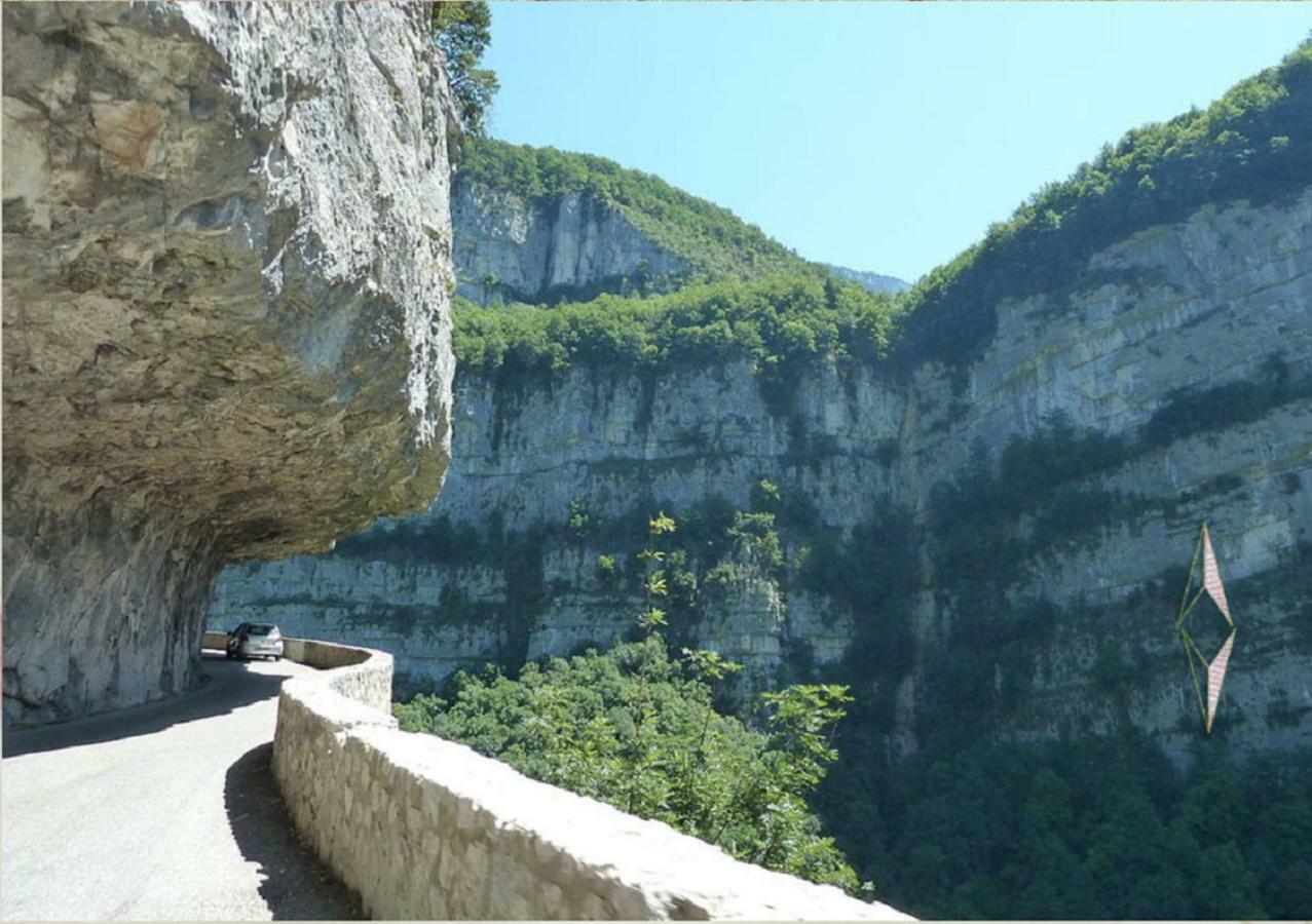 Okami Du Vercors Saint-Laurent-en-Royans Esterno foto