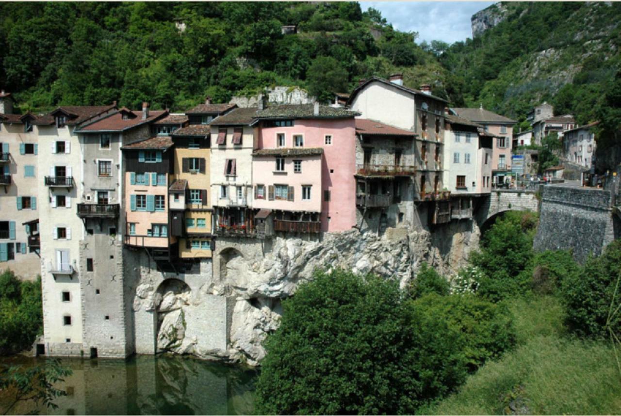 Okami Du Vercors Saint-Laurent-en-Royans Esterno foto